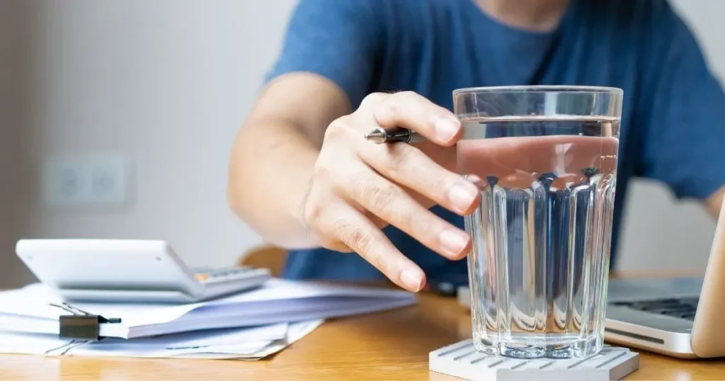 conjunctie belegd broodje Minachting Water drinken belangrijk voor je huid? | Rossberck